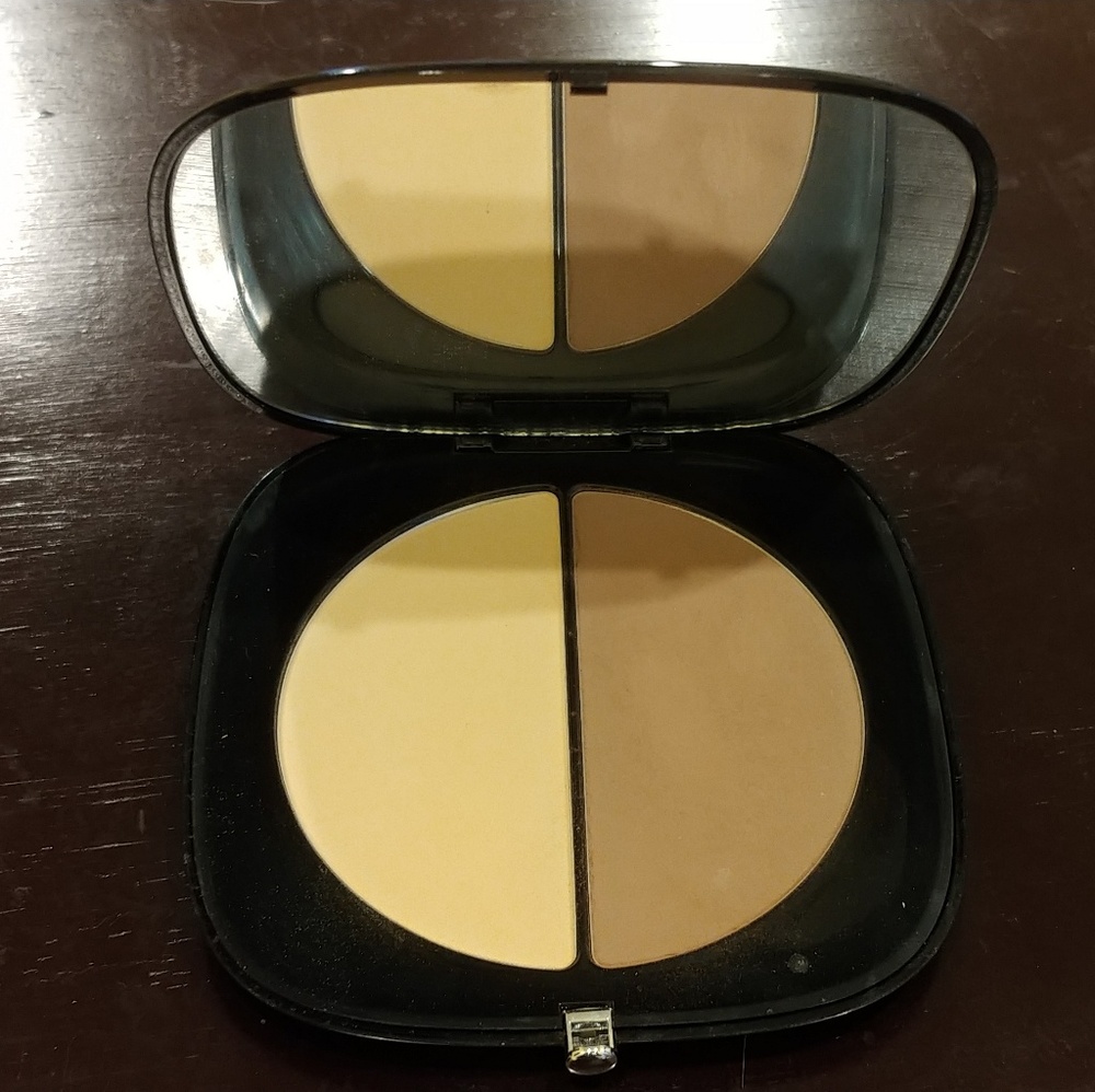 Marc Jacobs light filtering contour powder